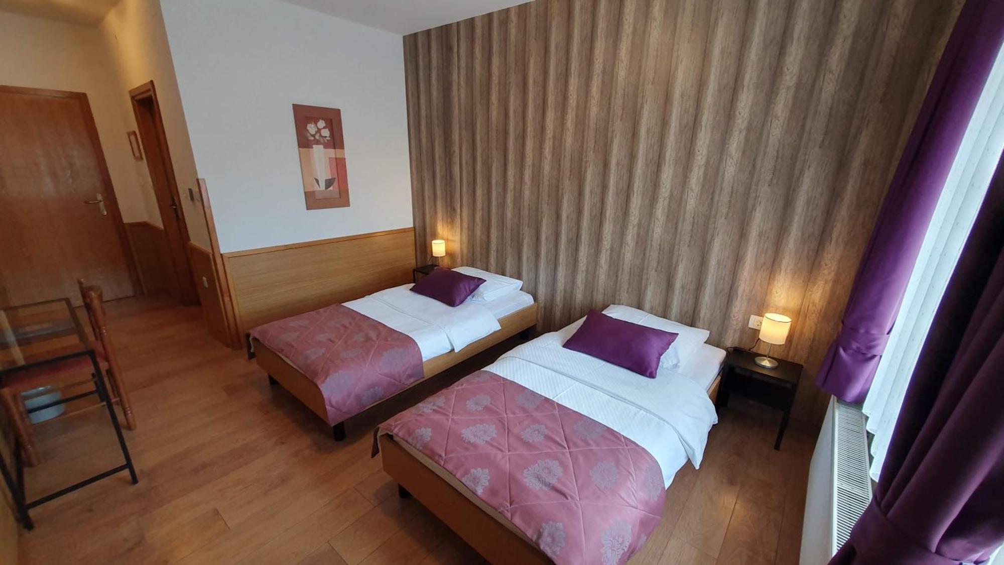 Hotel Zvonimir Otočac Zewnętrze zdjęcie